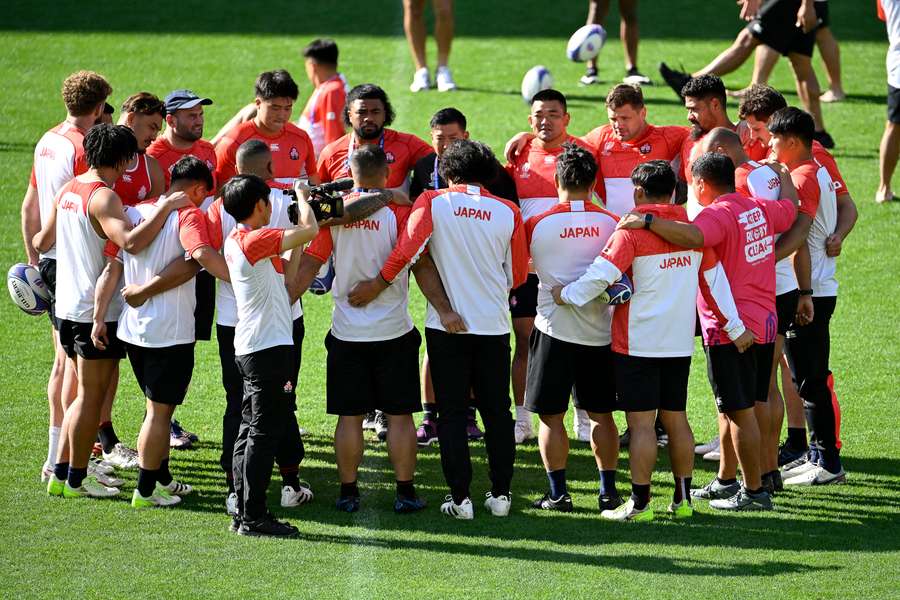 Japón entrena antes del duelo ante Argentina.