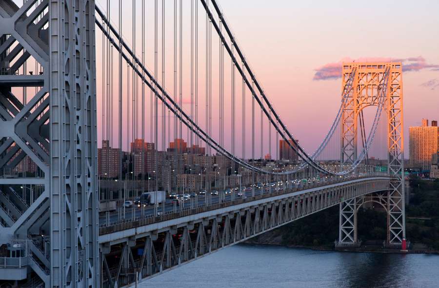 Apenas nosso intrépido amigo judeu para vencer a George Washington e superar o Rush de Nova York