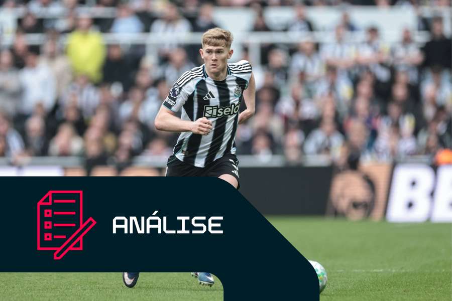 Lewis Hall, do Newcastle, durante o jogo contra o Sunderland