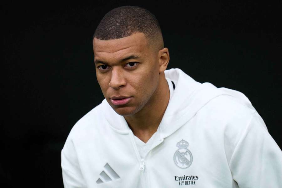 Mbappé perde treinamento e vira dúvida