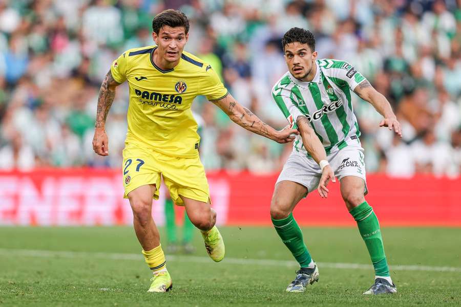 Arnau Solà contra Bartra en su debut