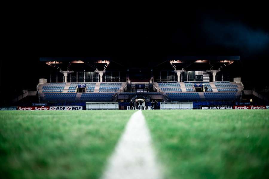 O palco da partida não estava em condições O palco da partida não estava em condições
