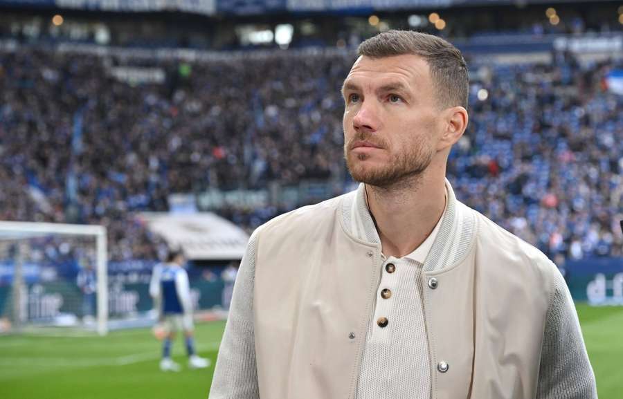 Dzeko ist auf Schalke vorerst nur Zuseher Dzeko ist auf Schalke vorerst nur Zuseher