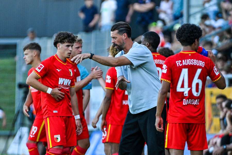 Sandro Wagner (M.) bei einem Testspiel gegen Memmingen