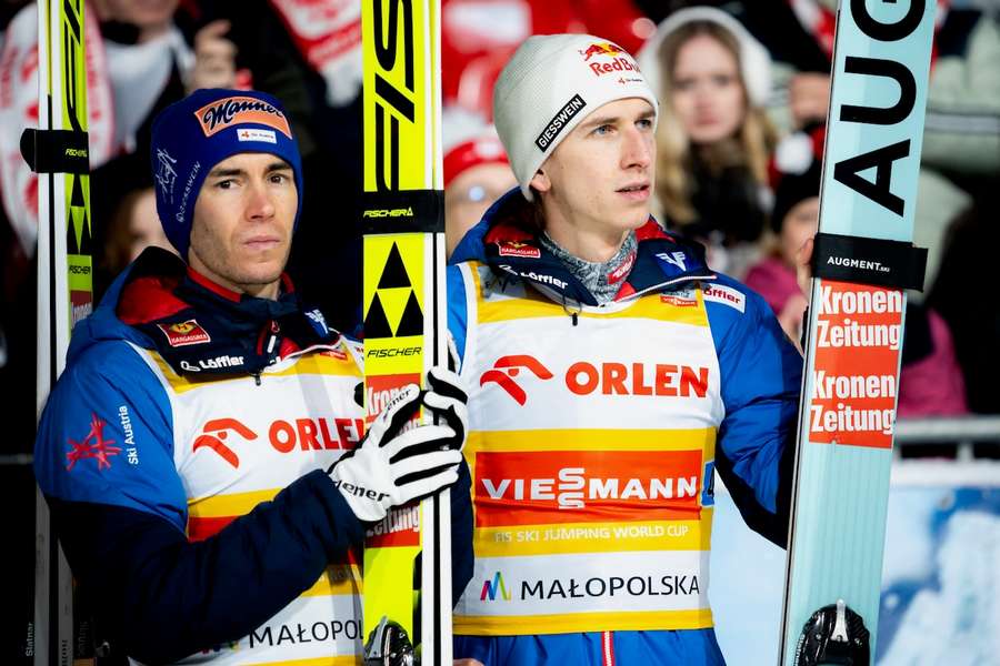 Stefan Kraft (l.) und Daniel Tschofenig sind zwei der österreichischen Hoffnungen im Skisprung-Weltcup.