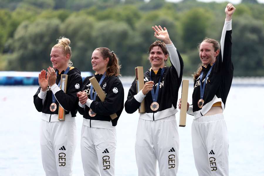 Pia Greiten, Leonie Menzel, Tabea Schendekehl und Maren Völz holten sich Bronze.