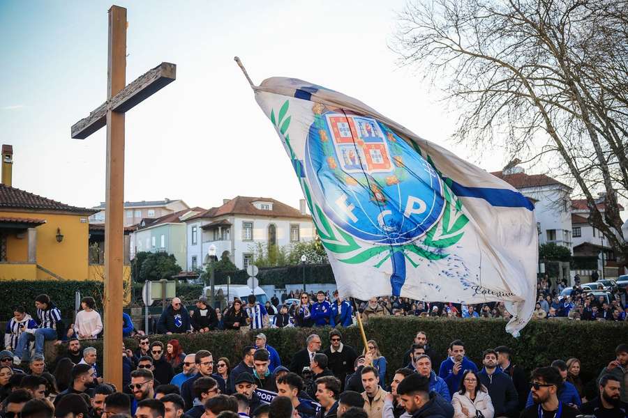 Adeptos do FC Porto participam no velório de Jorge Nuno Pinto da Costa