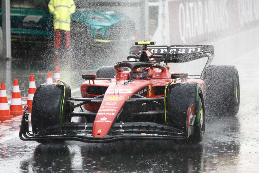 Sainz sous la pluie ce dimanche. Sainz sous la pluie ce dimanche.