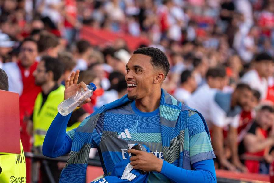 Valencia backs Alexander-Arnold to join Man Utd: We need players like that at Old Trafford