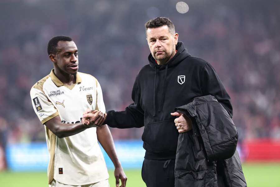 Pierre Sage après la défaite samedi soir.