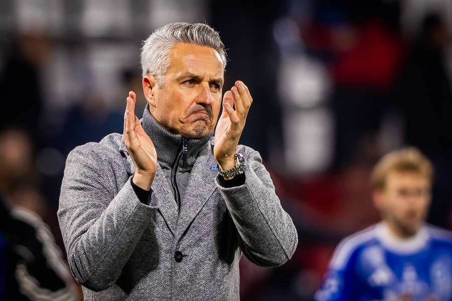 Tomáš Janotka by měl podle Radima Kučery i nadále trénovat olomoucké fotbalisty. Tomáš Janotka by měl podle Radima Kučery i nadále trénovat olomoucké fotbalisty.