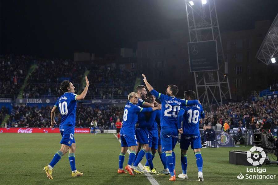 La festa dei giocatori del Getafe dopo il gol