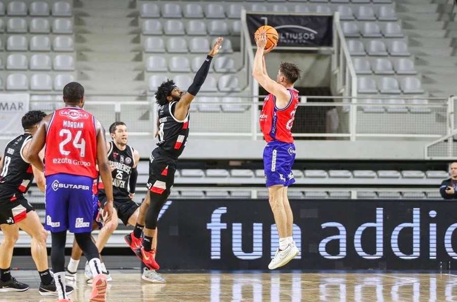 Oliveirense segue em frente na Taça Hugo dos Santos