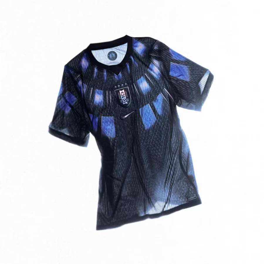 Druhý uruguajský dres. Druhý uruguajský dres.
