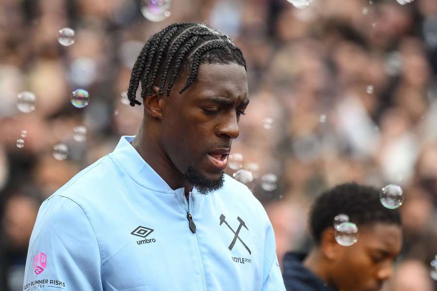 Crystal Palace eyeing move for Chelsea centre back Axel Disasi 