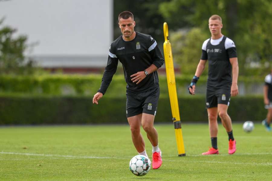 Gjoko Zajkov la antrenamentele echipei belgiene Charleroi