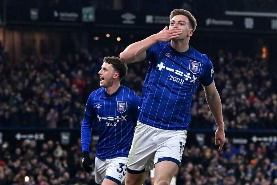 Liam Delap sărbătorește marcarea primului gol pentru Ipswich