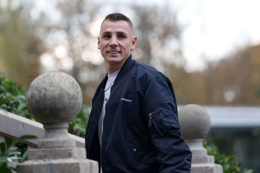 Lucas Digne llegando a Clairefontaine.