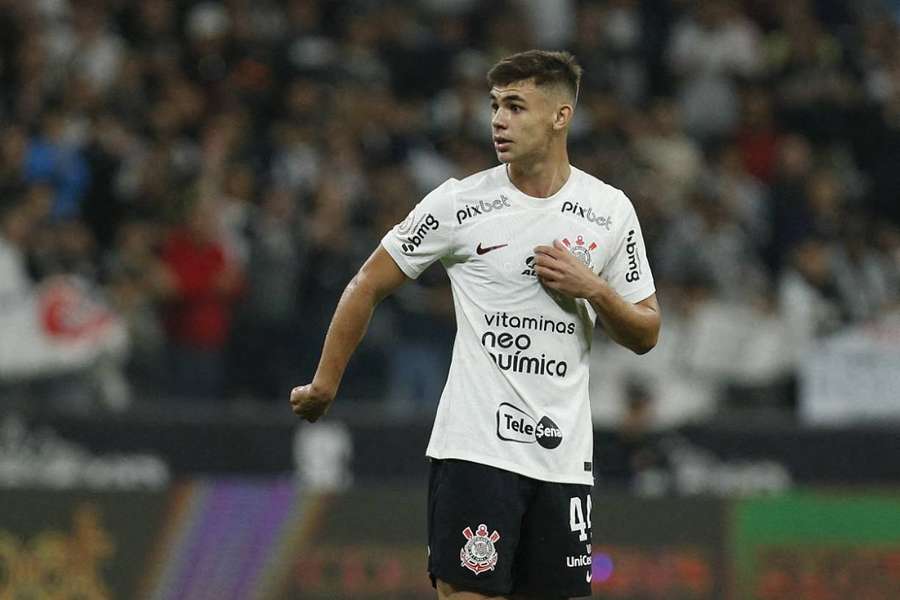 Gabriel Moscardo avec le Corinthians le 1ᵉʳ novembre.