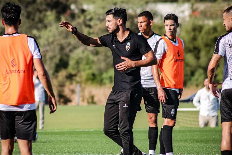 Tozé Marreco assumiu comando técnico do Farense