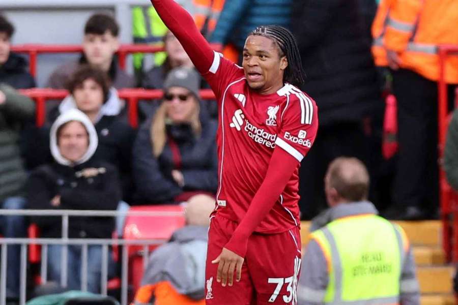 Ngumoha festeja pelo Liverpool Ngumoha festeja pelo Liverpool