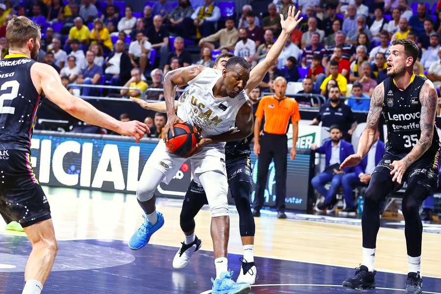 Jordan Sakho continuará en el UCAM Murcia