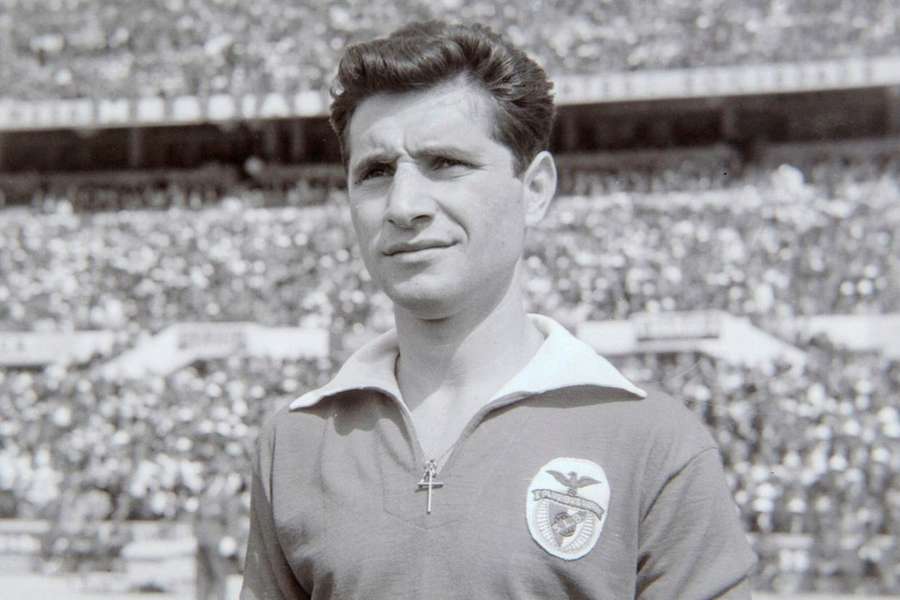 Cruz, bicampeão europeu pelo Benfica nos anos 1960, morreu este sábado, aos 84 anos