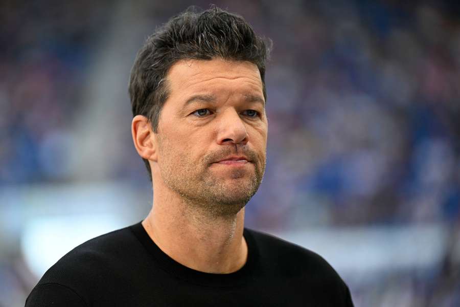 Ballack esteve em ação como comentador na DAZN