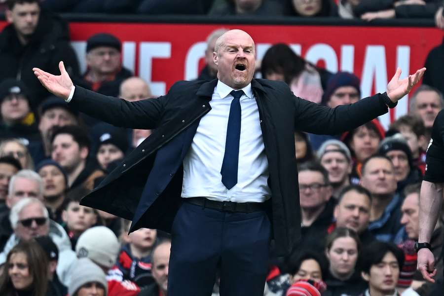 Sean Dyche gestures on the touchline during the English Premier League football match between Manchester United and Everton at Old Trafford