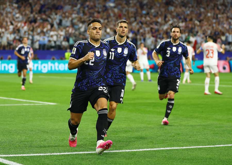 Lautaro celebra el gol ante Jordania