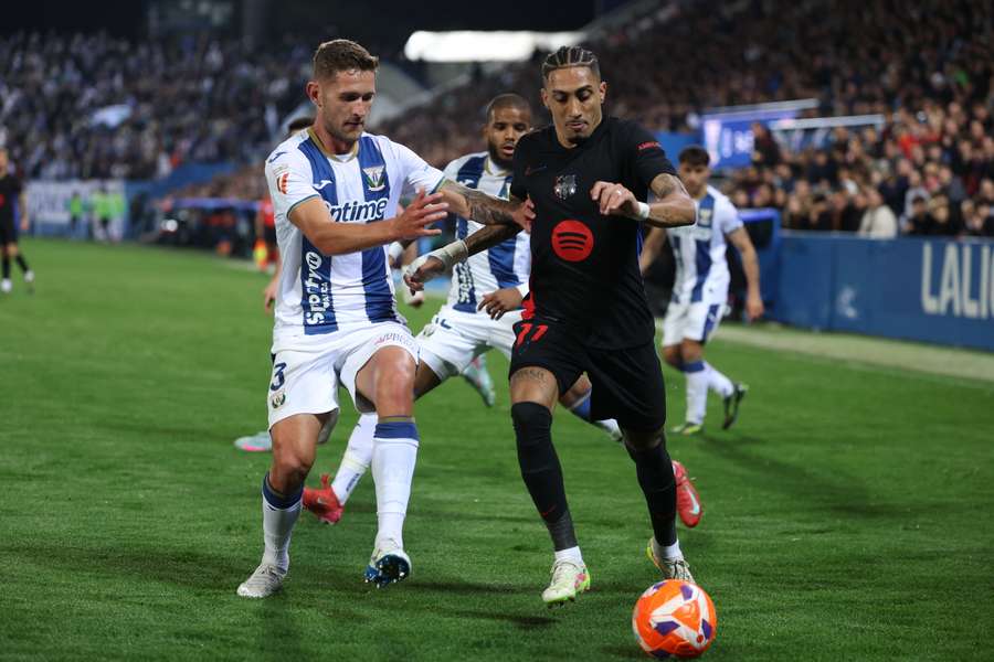 Jorge Sáenz marcó en propia puerta