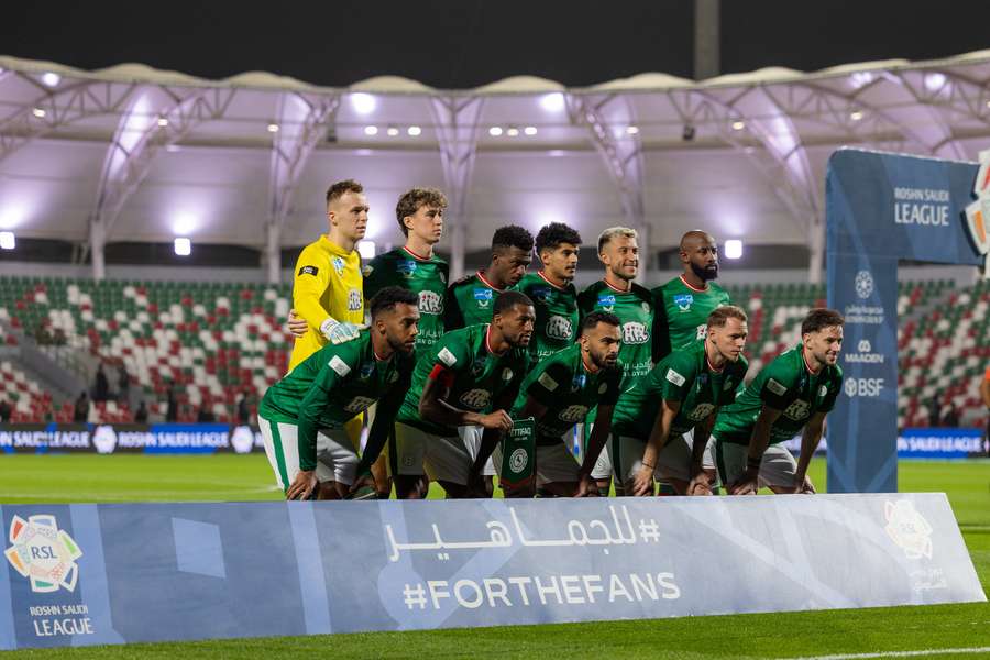 Rodák (prvý zľava hore) ani Duda (druhý sprava dole) nechýbali v základnej zostave.