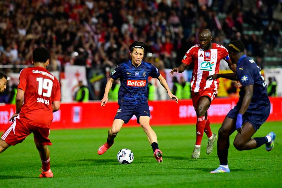O Reims segui em frente