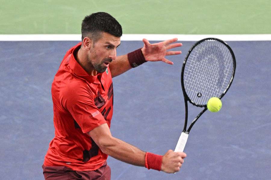 Djokovic procura centésimo triunfo