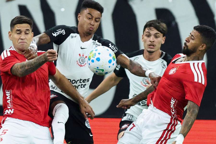Internacional e Corinthians se enfrentam neste domingo (2), no Beira-Rio, pela Copa do Brasil