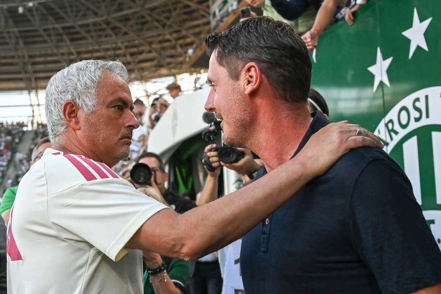 Borbély v rozhovore s Josém Mourinhom. Borbély v rozhovore s Josém Mourinhom.