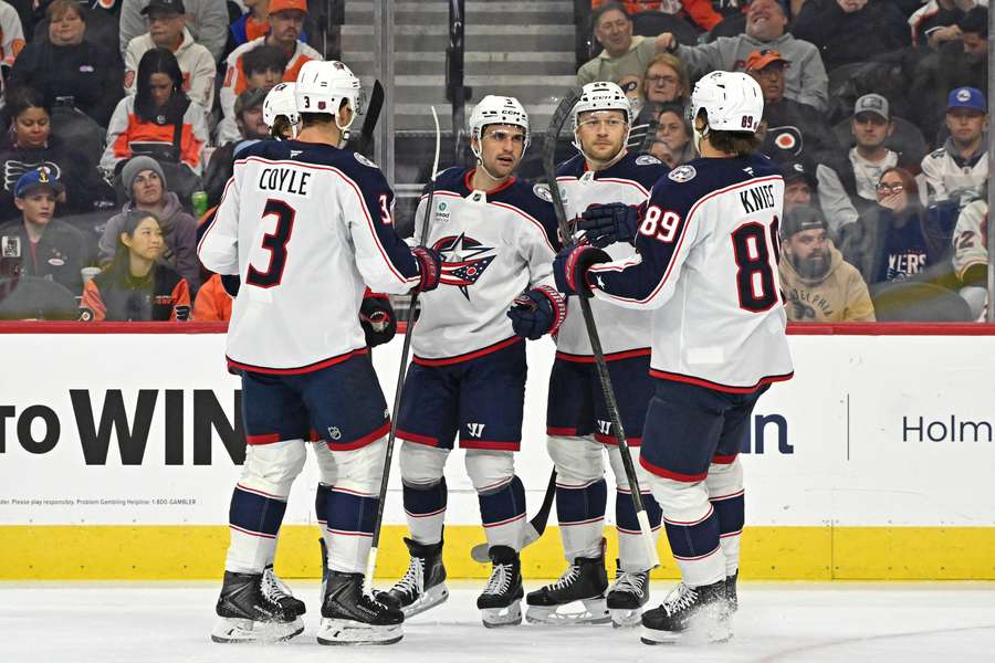 Dogrywki w Filadelfii i Anaheim. Wygrane Blue Jackets i Canucks