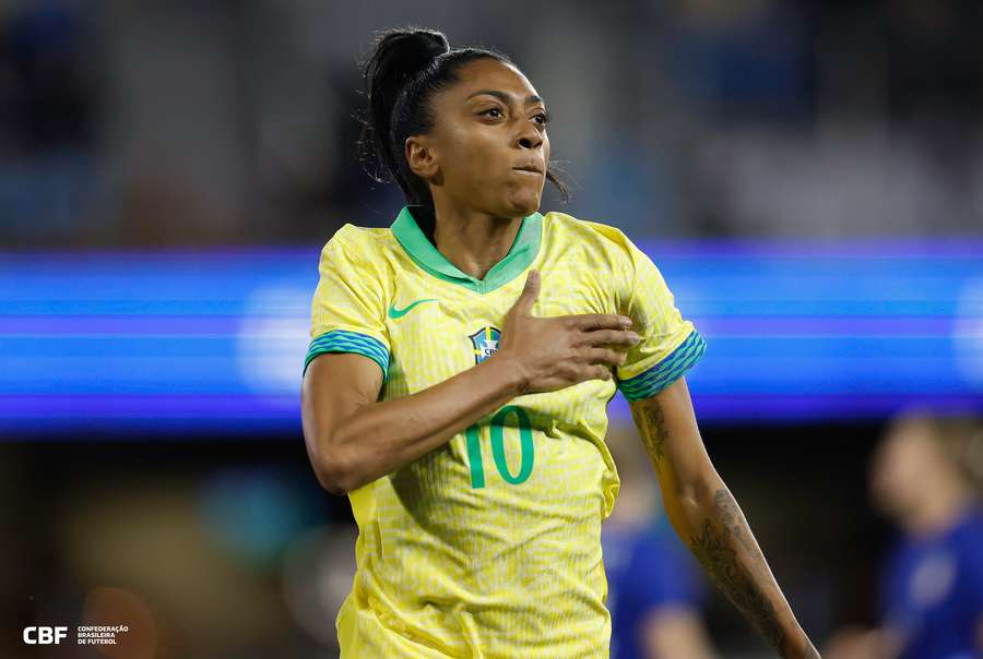 Kerolin, do City, celebra 1º gol brasileiro Kerolin, do City, celebra 1º gol brasileiro