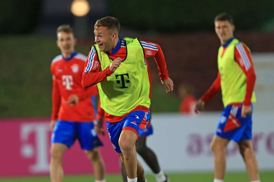 Zurück beim FCB: Joshua Kimmich hat Spaß im Trainingslager.