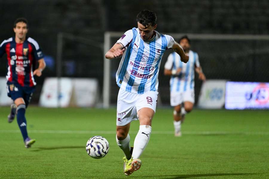 Una fase di Casertana-Salernitana Una fase di Casertana-Salernitana