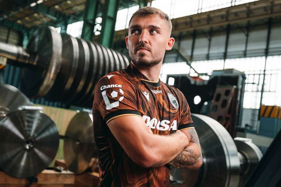 Nová sada venkovních dresů Viktorie Plzeň. Nová sada venkovních dresů Viktorie Plzeň.