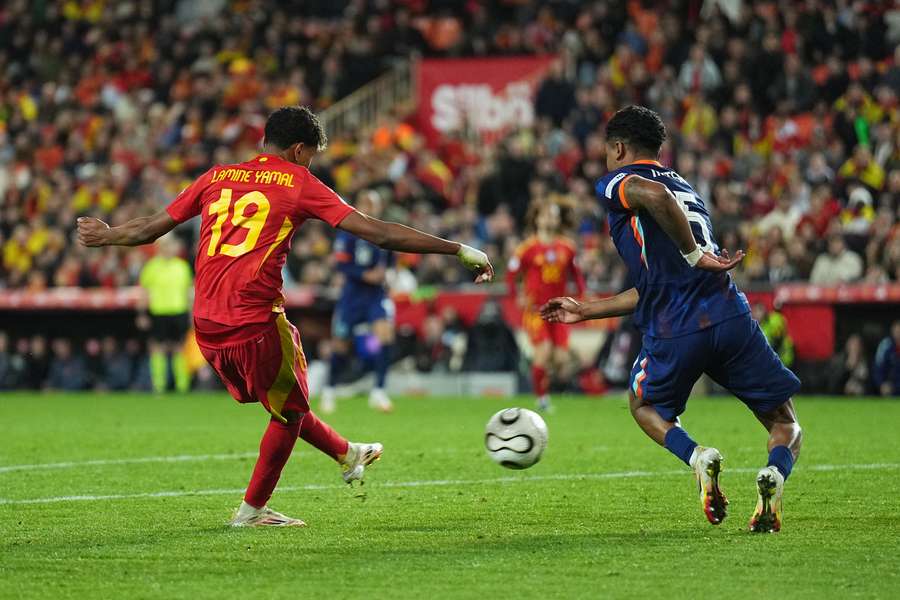 Yamal's shot which found the corner of the goal Yamal's shot which found the corner of the goal