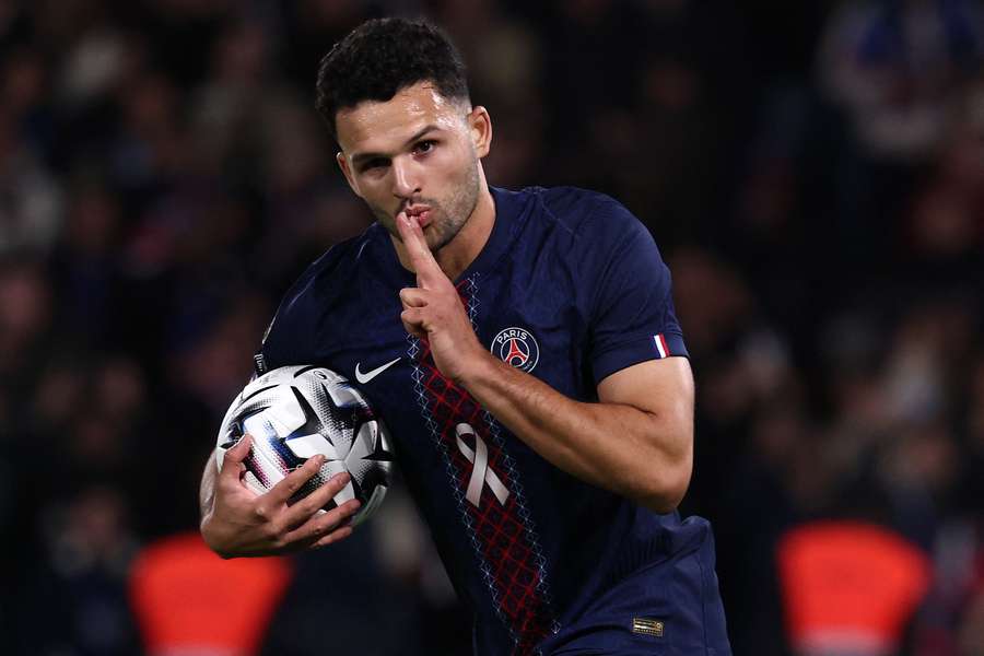 Gonçalo Ramos, de pênalti, marcou um dos gols da partida