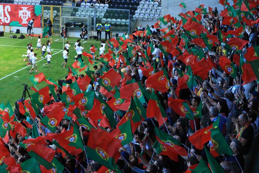 Portugal contou com forte apoio no Estádio do Bessa