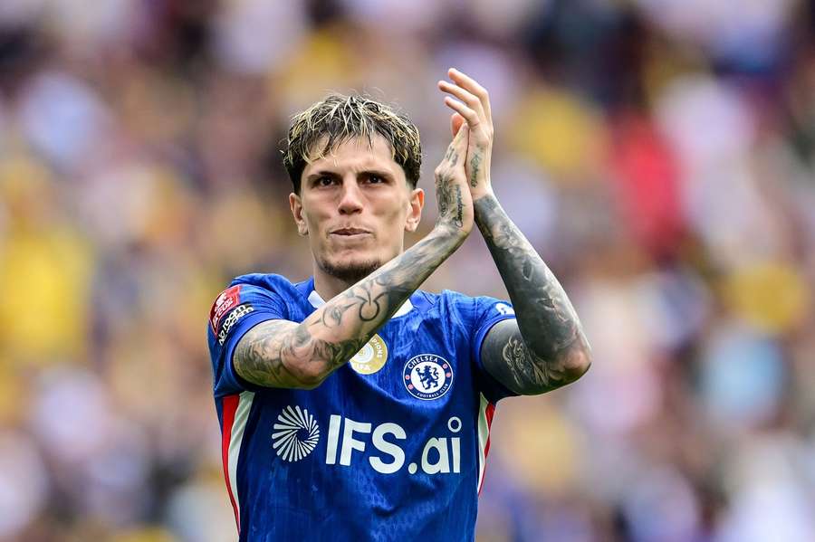 Chelsea put Alejandro Garnacho on transfer list after disappointing season Chelsea put Alejandro Garnacho on transfer list after disappointing season