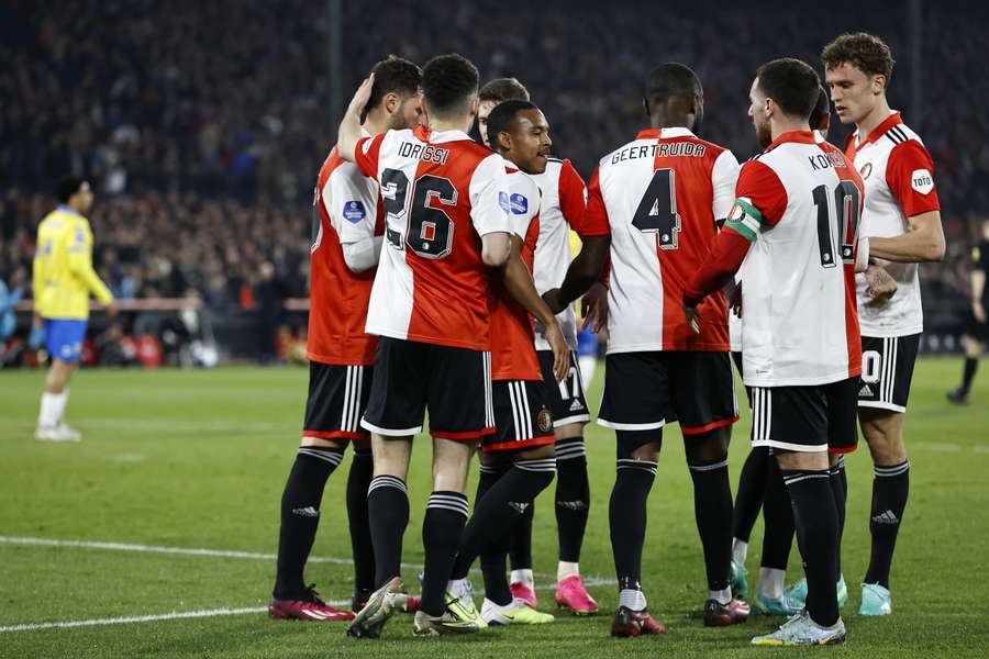 Feyenoord is nog vier overwinningen verwijderd van de eerste landstitel sinds 2017