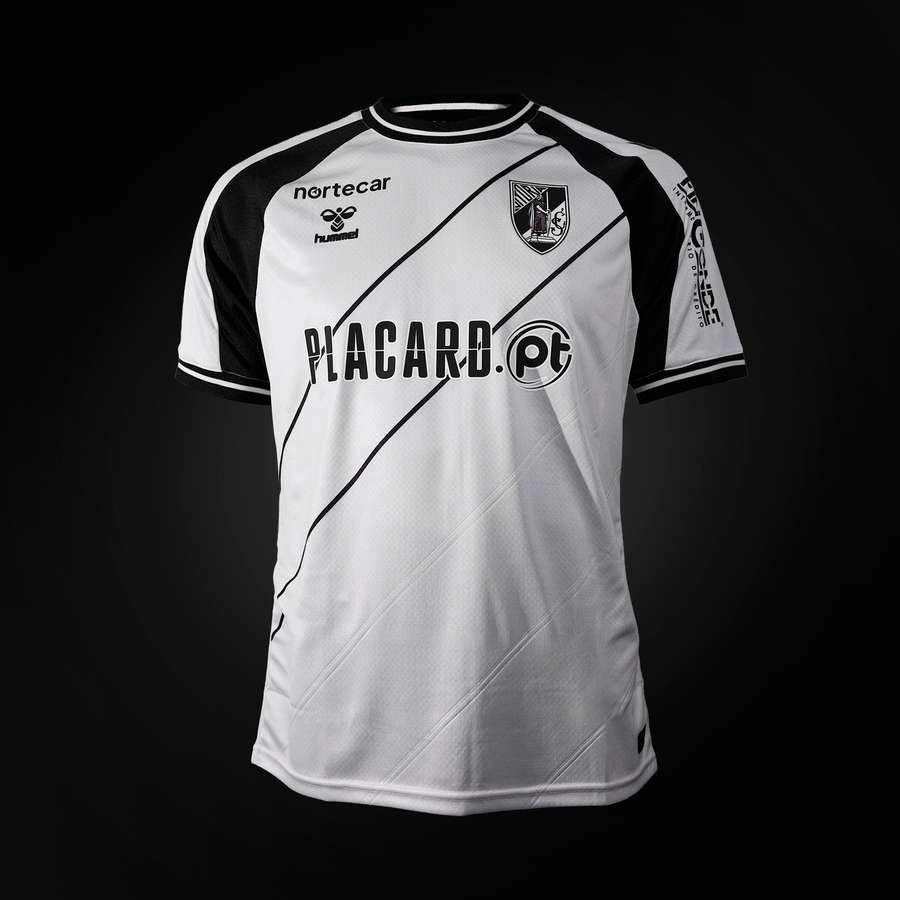 A camisola principal do Vitória SC