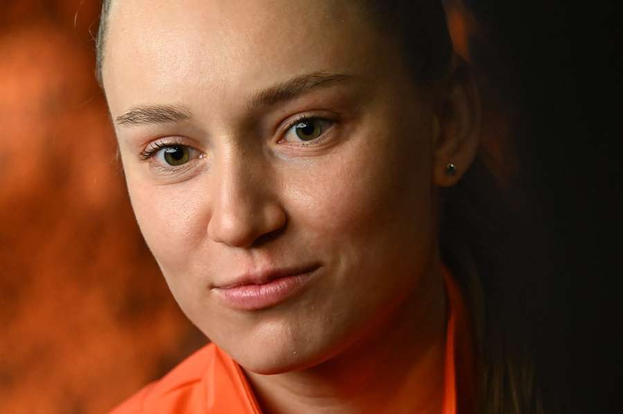 Elena Rybakina, favorita numărul 2 de la Roland Garros, a fost eliminată surprinzător în turul 2 de Yuliia Starodubtseva Elena Rybakina, favorita numărul 2 de la Roland Garros, a fost eliminată surprinzător în turul 2 de Yuliia Starodubtseva