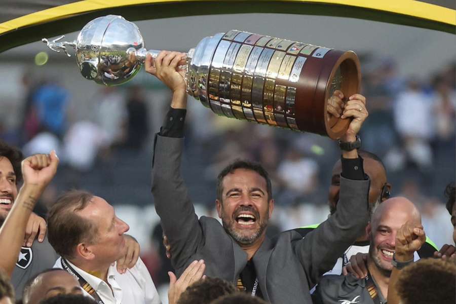Artur Jorge deu sequência ao domínio português entre técnicos na Libertadores