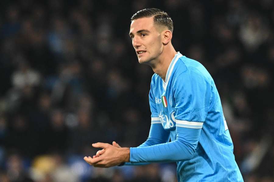 Lorenzo Lucca emprestado pelo Nápoles